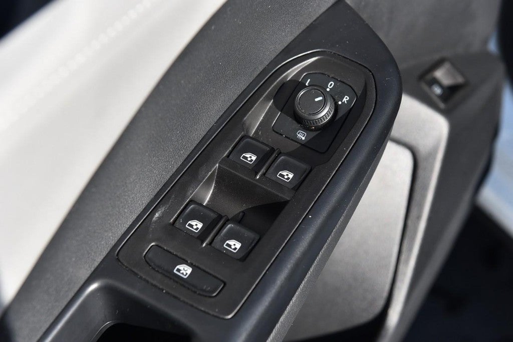 2024 Volkswagen Taos SE FWD