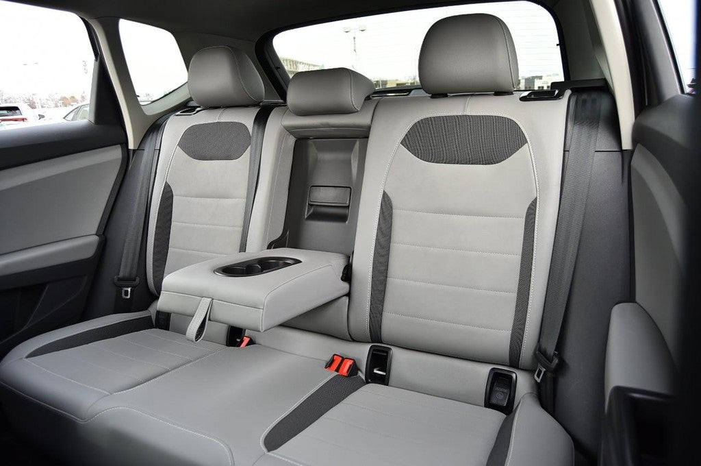 2023 Volkswagen Taos SE FWD