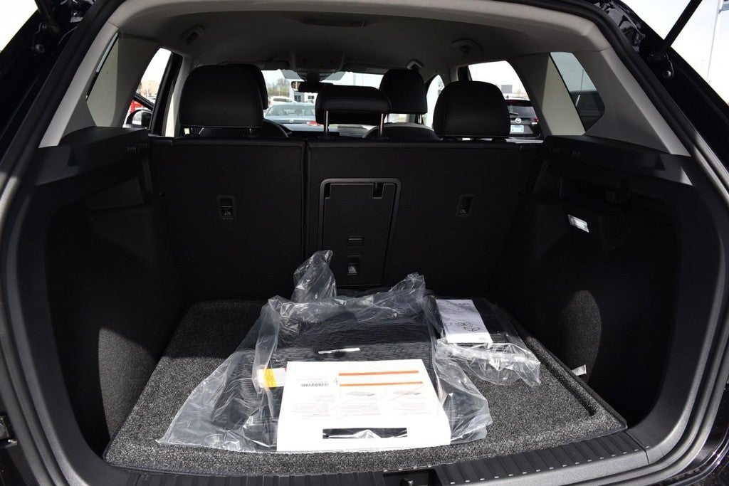 2026 Volkswagen Taos SE 4MOTION