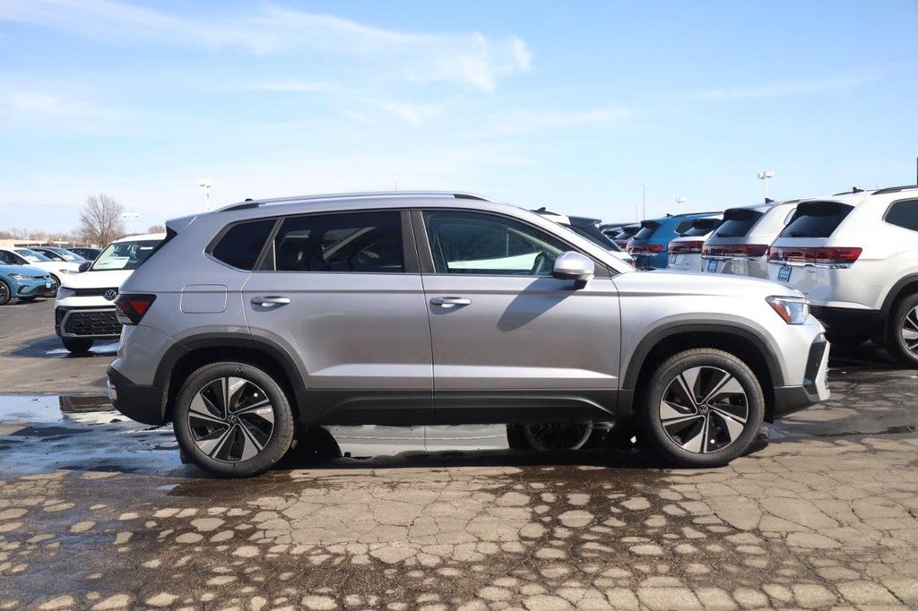 2026 Volkswagen Taos SE 4MOTION