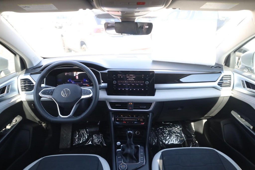 2026 Volkswagen Taos SE 4MOTION