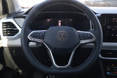 2026 Volkswagen Taos SE 4MOTION