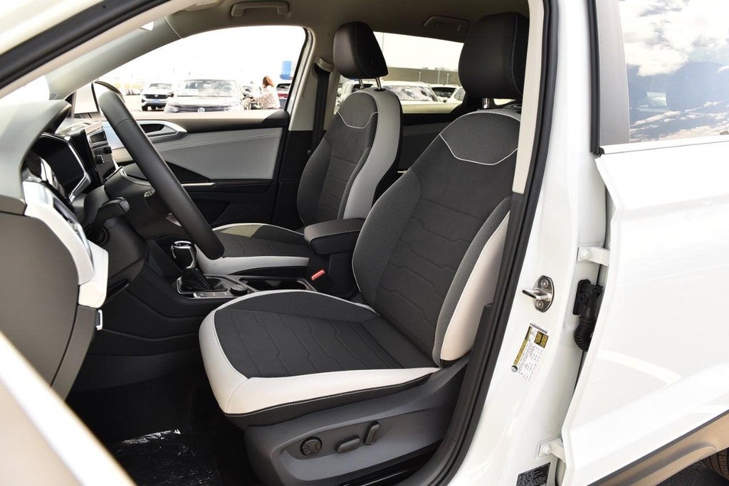 2026 Volkswagen Taos SE 4MOTION