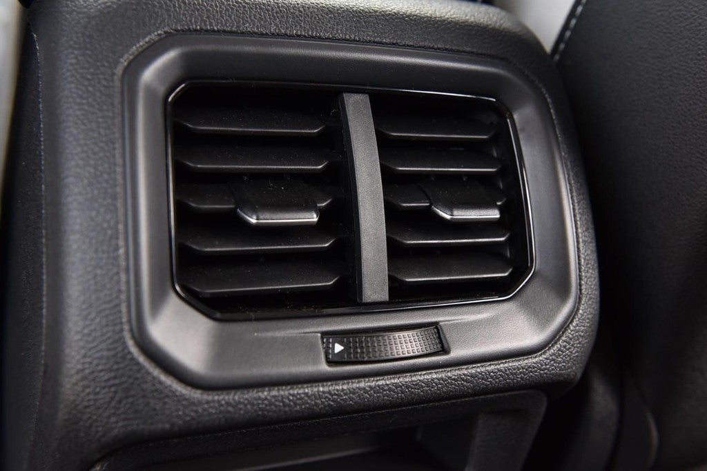 2026 Volkswagen Taos SE 4MOTION