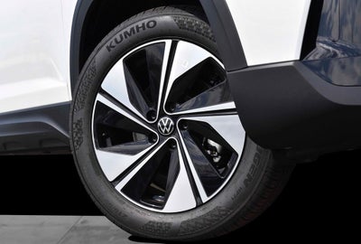 2026 Volkswagen Taos SE 4MOTION