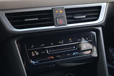 2025 Volkswagen Taos SE 4MOTION