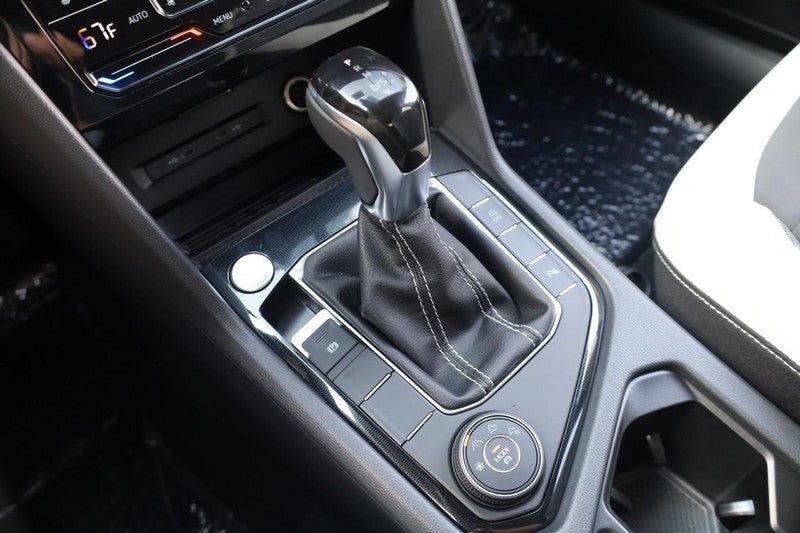 2025 Volkswagen Taos SE 4MOTION