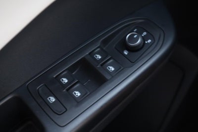 2025 Volkswagen Taos SE 4MOTION