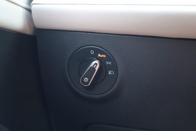 2025 Volkswagen Taos SE 4MOTION