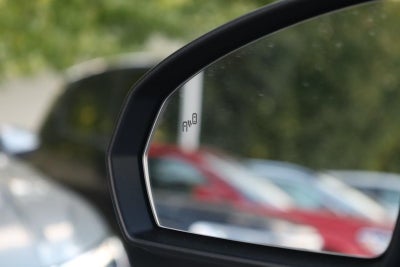 2025 Volkswagen Taos SE 4MOTION