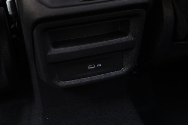 2025 Volkswagen Taos SE 4MOTION