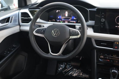 2025 Volkswagen Taos SE 4MOTION