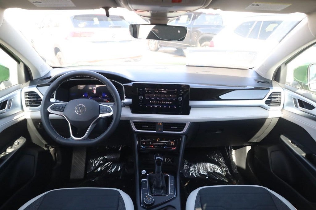 2026 Volkswagen Taos SE 4MOTION