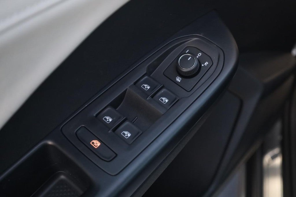 2026 Volkswagen Taos SE 4MOTION