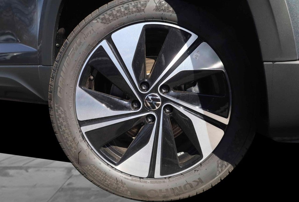 2026 Volkswagen Taos SE 4MOTION