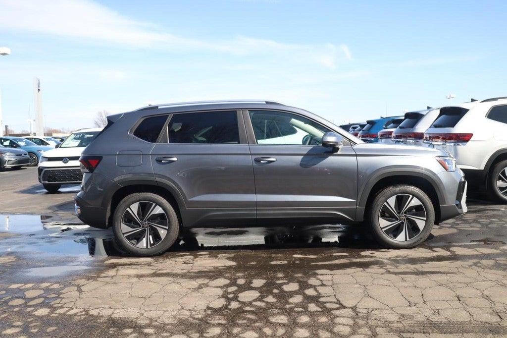 2026 Volkswagen Taos SE 4MOTION