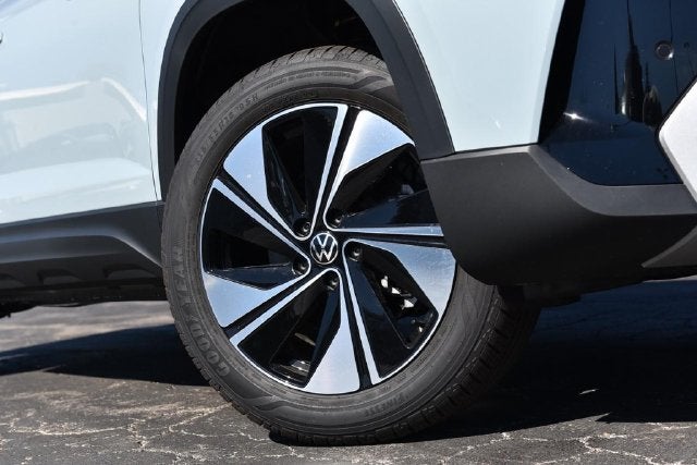 2027 Volkswagen Taos 1.5T SE