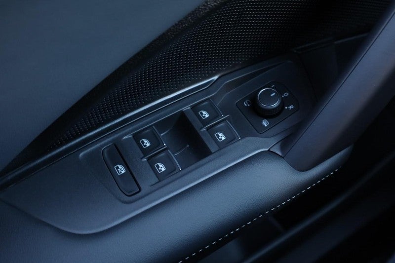 2026 Volkswagen Tiguan 2.0T SEL R-Line Turbo 4MOTION