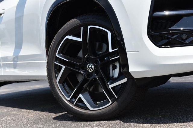 2026 Volkswagen Tiguan 2.0T SEL R-Line Turbo