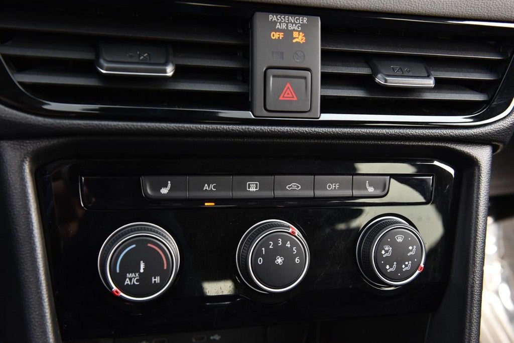 2023 Volkswagen Taos SE 4MOTION