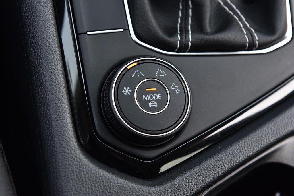 2023 Volkswagen Taos SE 4MOTION