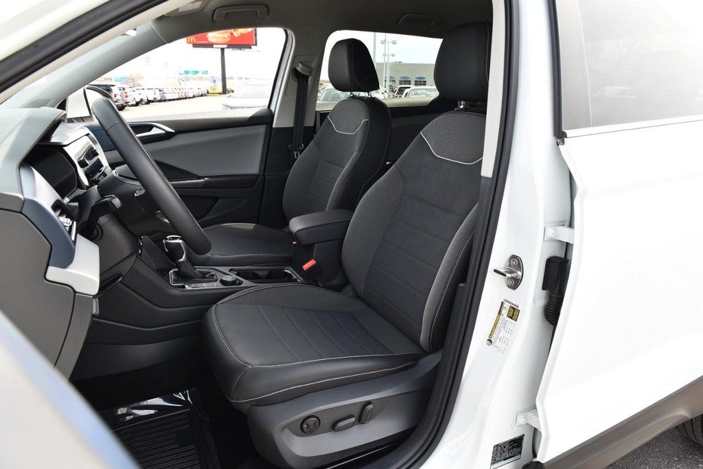 2023 Volkswagen Taos SE 4MOTION