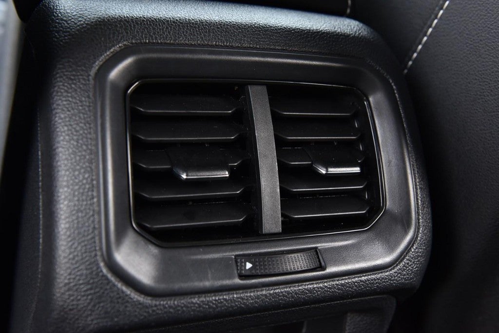 2023 Volkswagen Taos SE 4MOTION