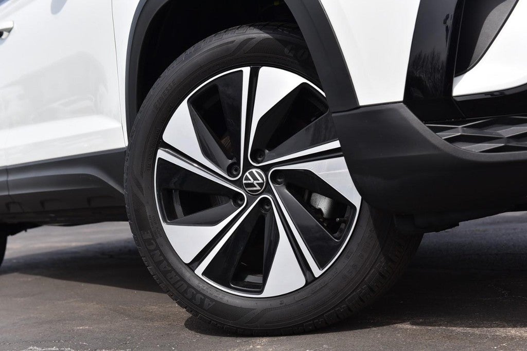 2023 Volkswagen Taos SE 4MOTION