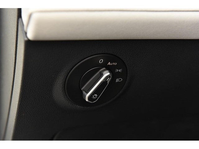 2025 Volkswagen Taos SE 4MOTION