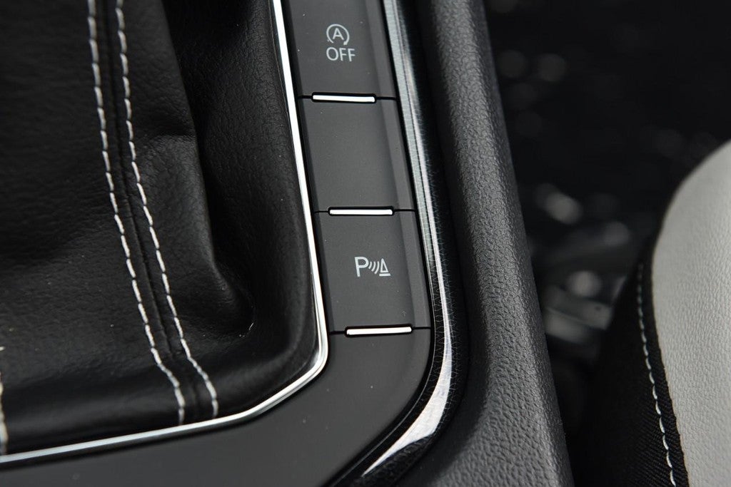 2025 Volkswagen Taos SE 4MOTION