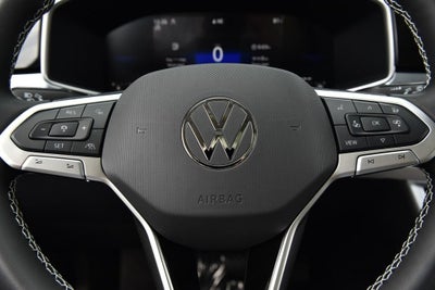 2025 Volkswagen Taos SE 4MOTION