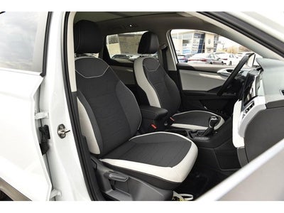 2025 Volkswagen Taos SE 4MOTION