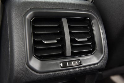 2025 Volkswagen Taos SE 4MOTION