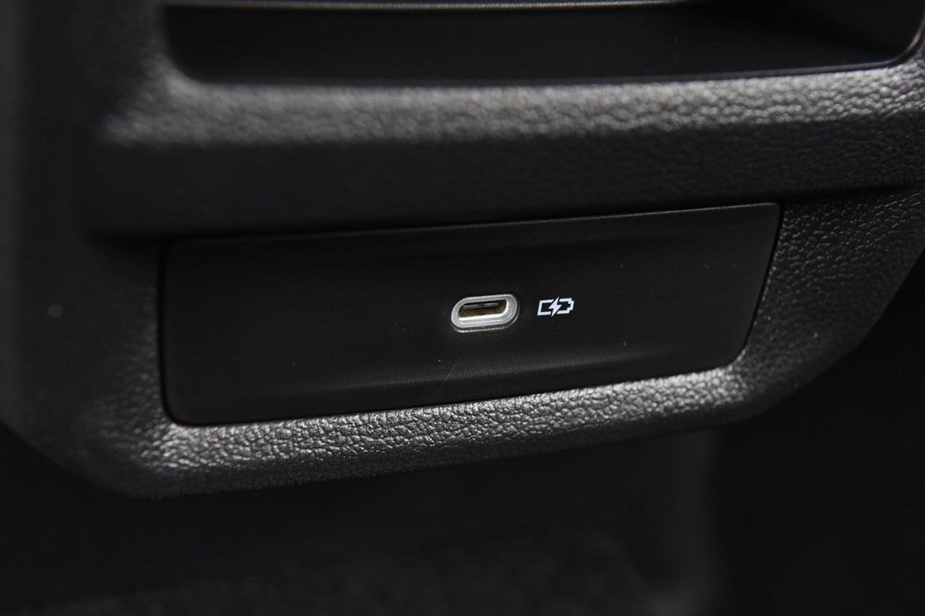 2025 Volkswagen Taos SE 4MOTION