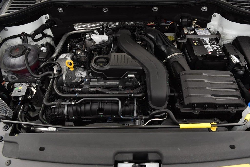 2025 Volkswagen Taos SE 4MOTION