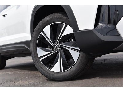 2025 Volkswagen Taos SE 4MOTION