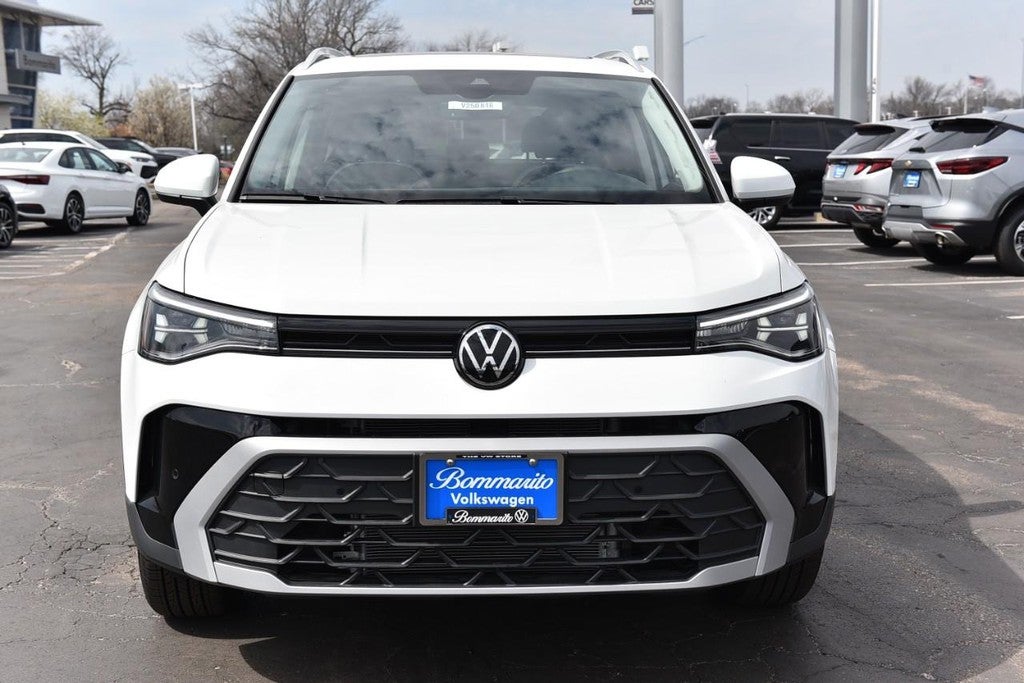 2025 Volkswagen Taos SE 4MOTION
