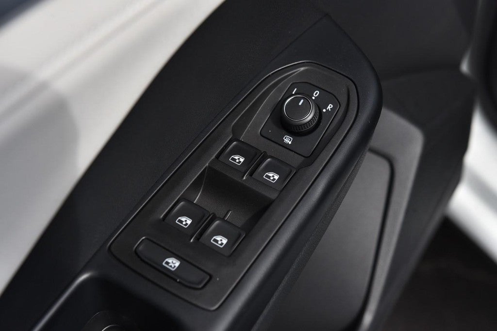 2025 Volkswagen Taos SE 4MOTION