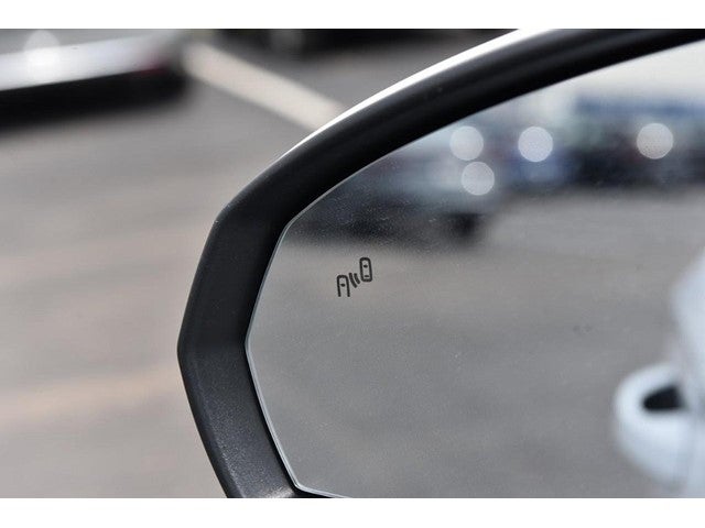 2025 Volkswagen Taos SE 4MOTION