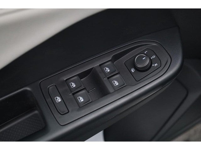 2026 Volkswagen Taos SE 4MOTION