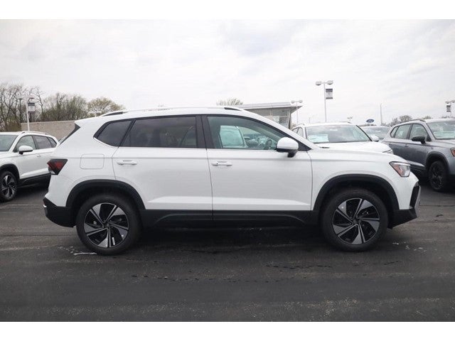 2026 Volkswagen Taos SE 4MOTION