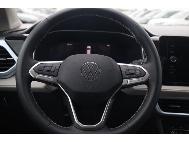 2026 Volkswagen Taos SE 4MOTION