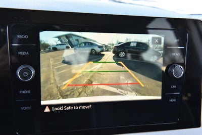 2025 Volkswagen Taos SE 4MOTION