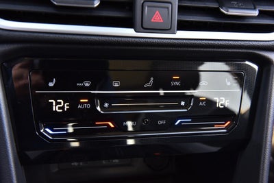 2025 Volkswagen Taos SE 4MOTION