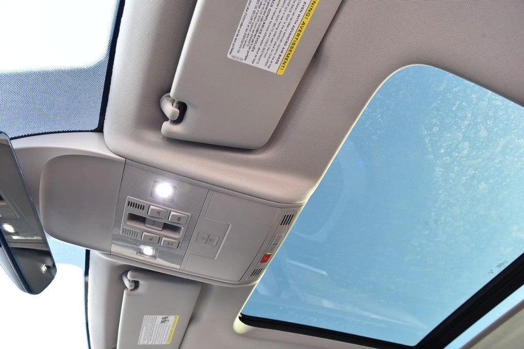 2025 Volkswagen Taos SE 4MOTION