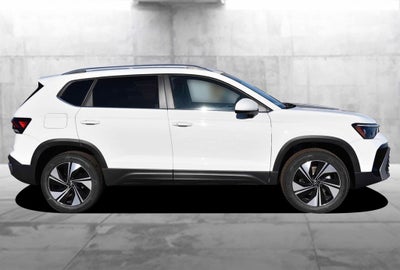 2025 Volkswagen Taos SE 4MOTION