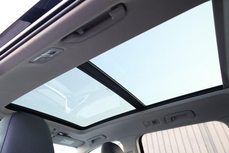 2025 Volkswagen Taos SE 4MOTION