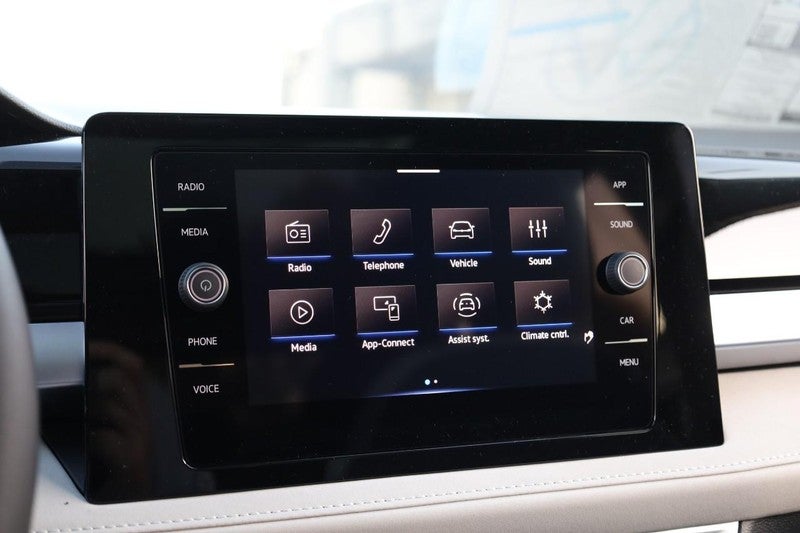 2025 Volkswagen Taos SE 4MOTION