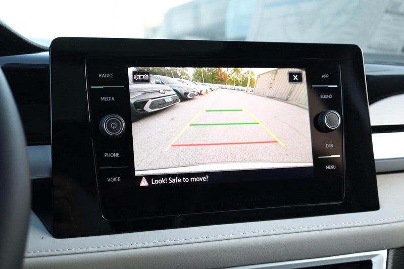 2025 Volkswagen Taos SE 4MOTION