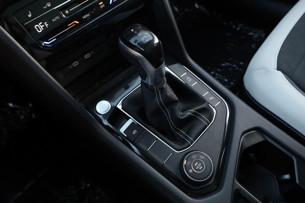 2025 Volkswagen Taos SE 4MOTION